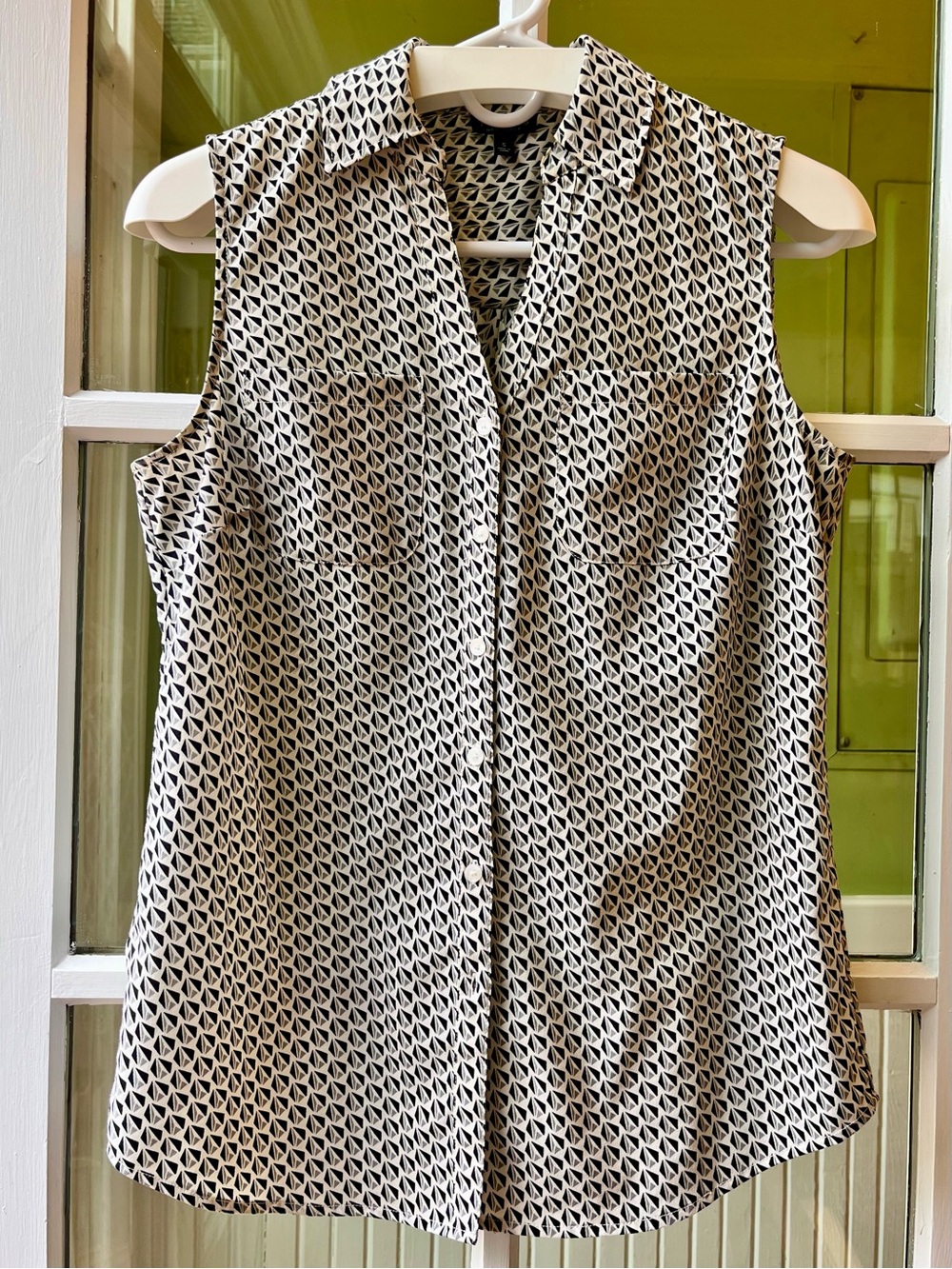 Talbots Black and White Sleeveless Geometric Print Power Blouse